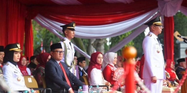 Ketua DPRD Lampung Bacakan Teks Proklamasi di Upacara HUT ke-80 RI