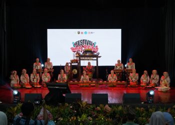 “Bebay Butabuh 2025: Perempuan Lampung Tunjukkan Harmoni Budaya”