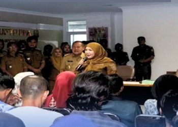Peduli Warga! Eva Dwiana Kucurkan Bansos untuk Korban Bencana dan Sakit