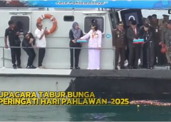 Hari Pahlawan, Walikota Eva Pimpin Tabur Bunga di Laut