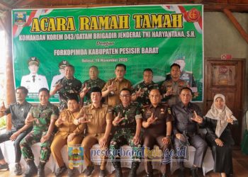 Bupati–Wabup Pesibar Sambut Danrem 043/Gatam di Negeri Ratu Tenumbang