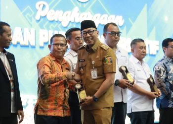 IIB Darmajaya Pertahankan Predikat Informatif 2025