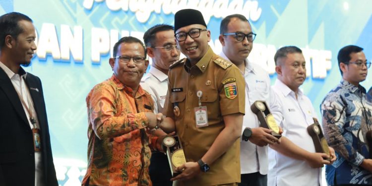 IIB Darmajaya Pertahankan Predikat Informatif 2025