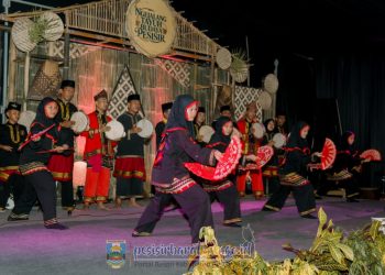 Bupati Dedi Irawan Resmi Tutup Ngejalang Fest 2025 di Tenumbang