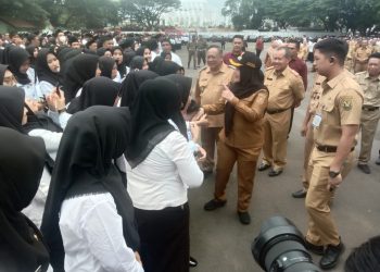 Walikota Eva Dwiana Serahkan SK PPPK Paruh Waktu kepada 5.800 Tenaga Kontrak