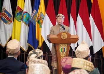 Kamis Beradat Resmi Berlaku, ASN Wajib Batik dan Bahasa Lampung