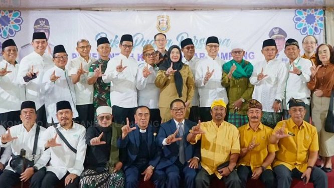 Buka Puasa Bersama, Bunda Eva Perkuat Silaturahmi Umat