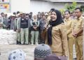 Jelang Lebaran, Eva Dwiana Salurkan Bantuan Beras untuk Warga