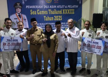 Wali Kota Eva Dwiana Berikan Bonus Atlet SEA Games Asal Bandar Lampung