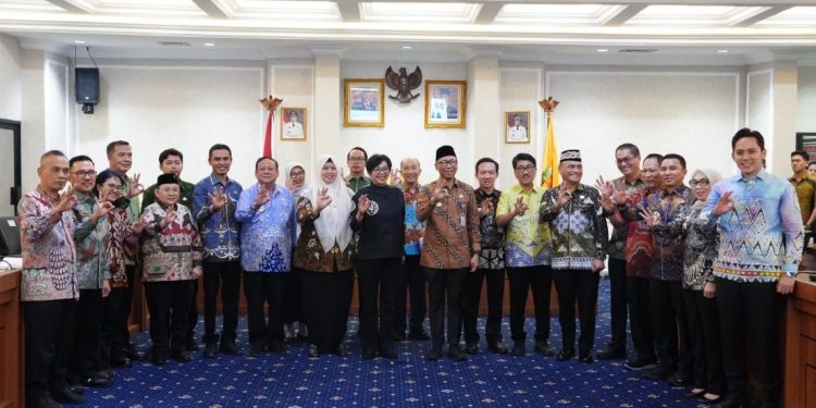 Lampung Serius Tangani Sampah, Target 100 Persen Tuntas 2029