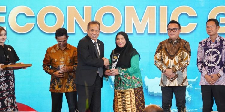 Eva Dwiana Raih National Governance Award 2026