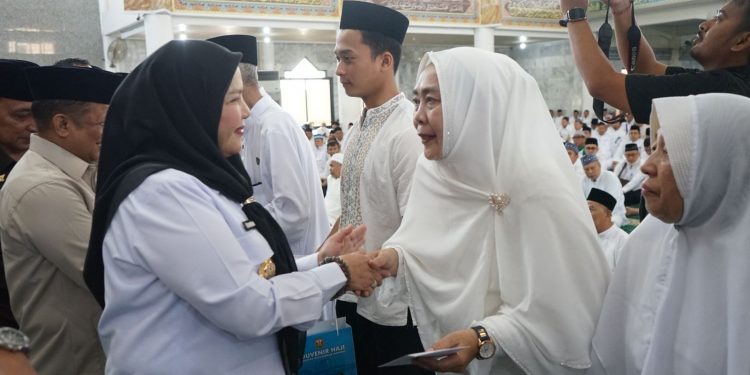 1.159 Jemaah Haji Dilepas, Eva Dwiana Doakan Perjalanan Lancar
