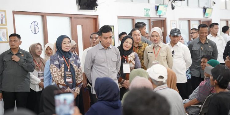 Wapres Gibran Tinjau RSUD Dadi Tjokrodipo, Sinyal Bantuan MRI Menguat