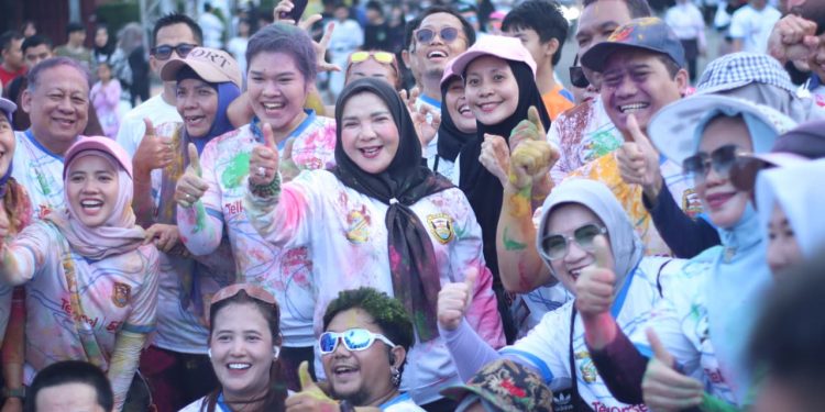 Ribuan Warga Meriahkan Color Run HUT ke-344 Bandar Lampung