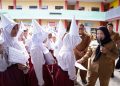 Walikota Eva Pastikan Tak Ada Siswa Gagal Sekolah