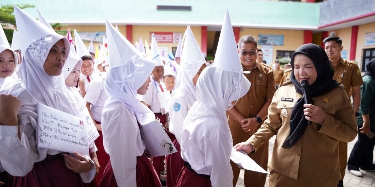Walikota Eva Pastikan Tak Ada Siswa Gagal Sekolah