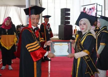 Rektor Itera Imbau Wisudawan Untuk Tidak Pernah Berhenti Belajar dan Berinovasi 
