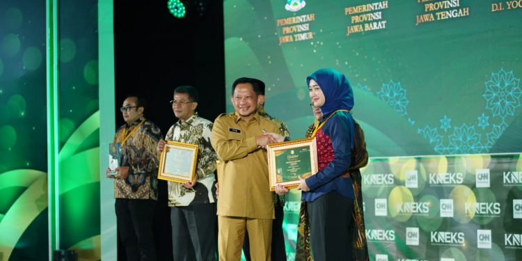 Lampung Borong Tiga Penghargaan Nasional Ekonomi Syariah