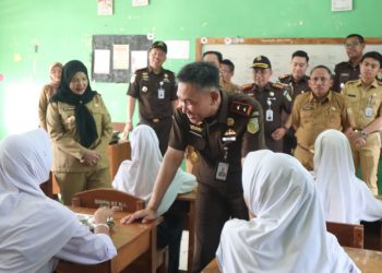 Walikota Eva dan Kajati Lampung Tinjau MBG, Pastikan Tepat Sasaran