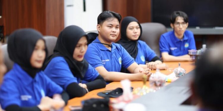 Rektor Imbau Mahasiswa KKN Internasional Jadi Duta Unila Berdampak