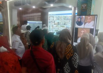 Rupa Wajah Jadi Magnet Bandar Lampung Expo, Ratusan Pengunjung Antre Cek Mirip Artis