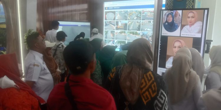 Rupa Wajah Jadi Magnet Bandar Lampung Expo, Ratusan Pengunjung Antre Cek Mirip Artis