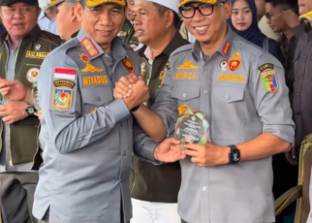 Gubernur Mirza Dorong Penguatan Satlinmas untuk Jaga Keamanan Lampung
