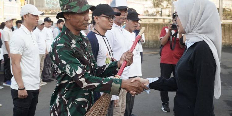 Wagub Jihan Ajak Warga Lawan Krisis Iklim dari Pasar