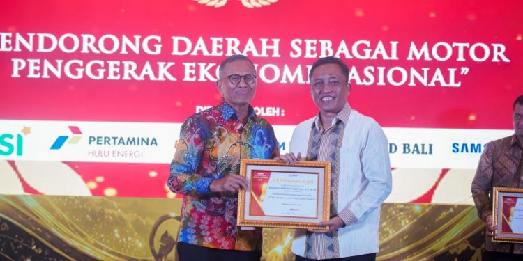 Gubernur Mirza Raih Penghargaan Penguat Pertanian Daerah