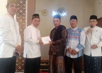 UAZ Al Kautsar Salurkan Bantuan Untuk Pembangunan Gedung Madrasah Diniyah di Desa Padang Rejo
