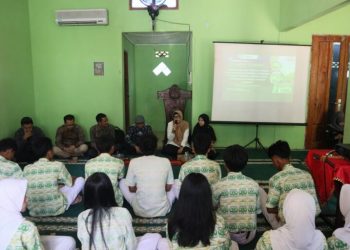 Tim PkM Unila Dorong SMAN 17 Bandar Lampung Menjadi Sekolah Tangguh Bencana