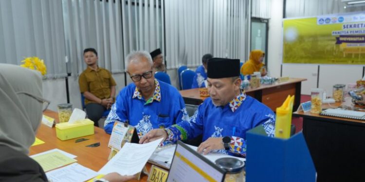 Prof. Warsito Jadi Pendaftar Pertama Bakal Calon Rektor Unila Periode 2027-2031