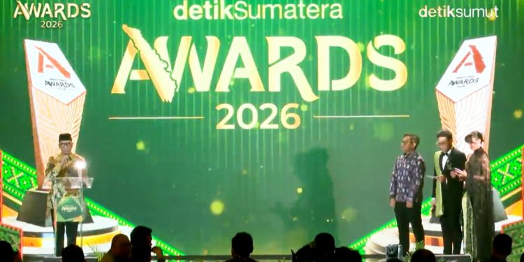 Gubernur Mirza Raih Penghargaan Pendidikan, SDM Jadi Kunci Lampung Maju