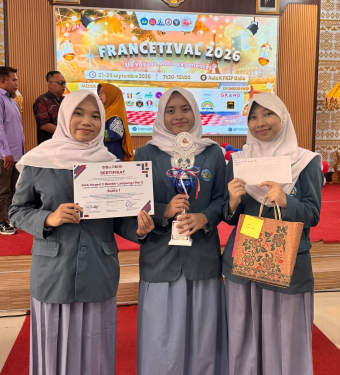 Tiga Siswi SMAN 2 Bandar Lampung Juara Lomba Bahasa Prancis