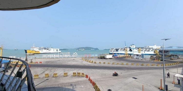 Gunung Anak Krakatau Dipantau, Merak-Bakauheni Tetap Beroperasi