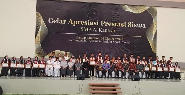Yayasan Al Kautsar Apresiasi 30 Siswa SMA Berprestasi di Tingkat Nasional
