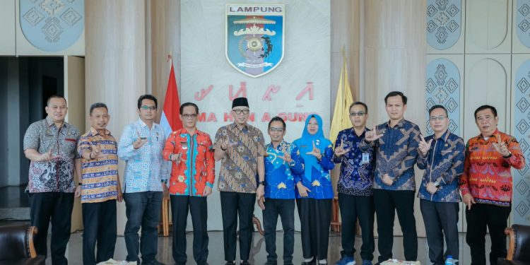 Gubernur Mirza: Kepemimpinan Kunci Kemajuan Desa dan Kelurahan Lampung